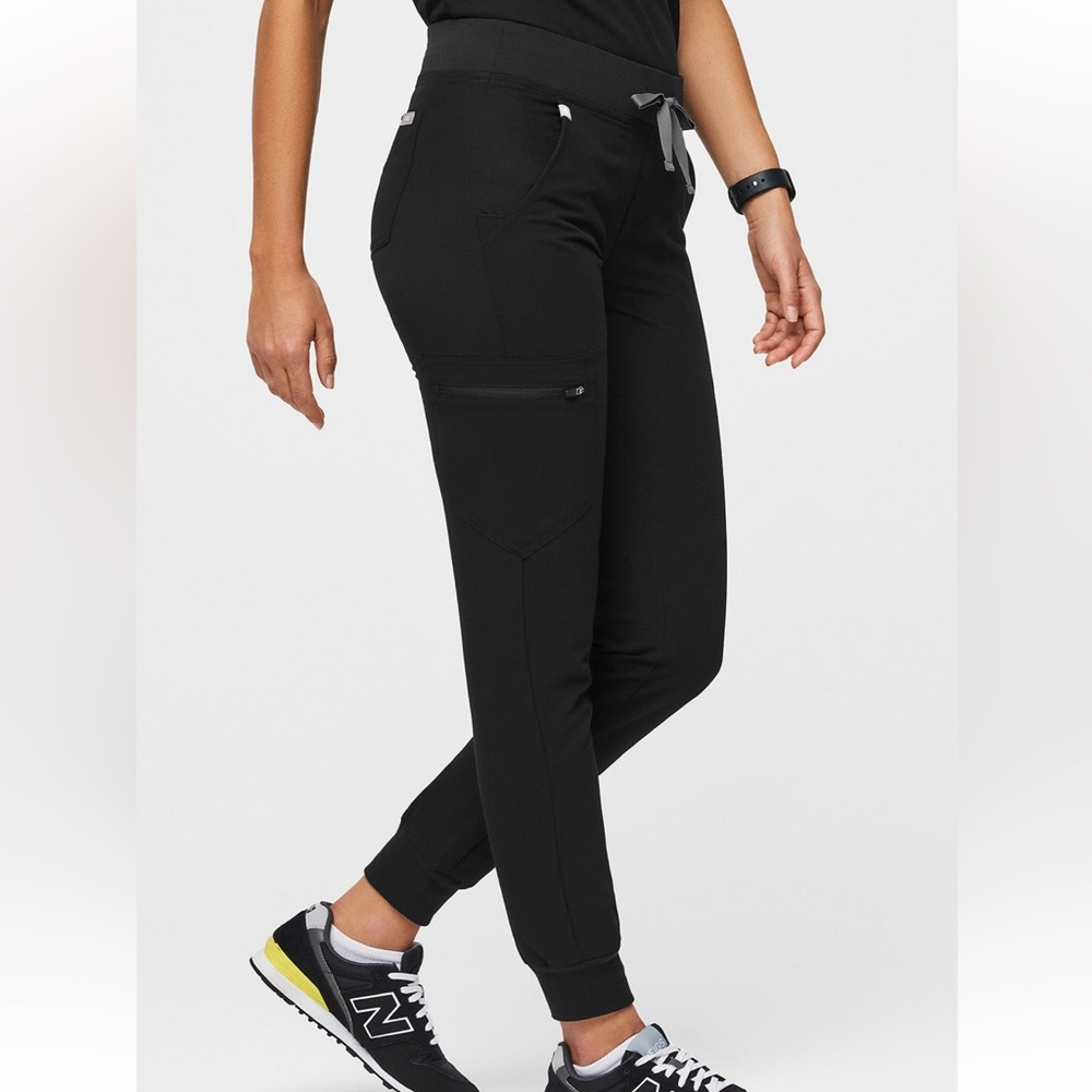 Figs Zamora Jogger Scrub Pants—black
